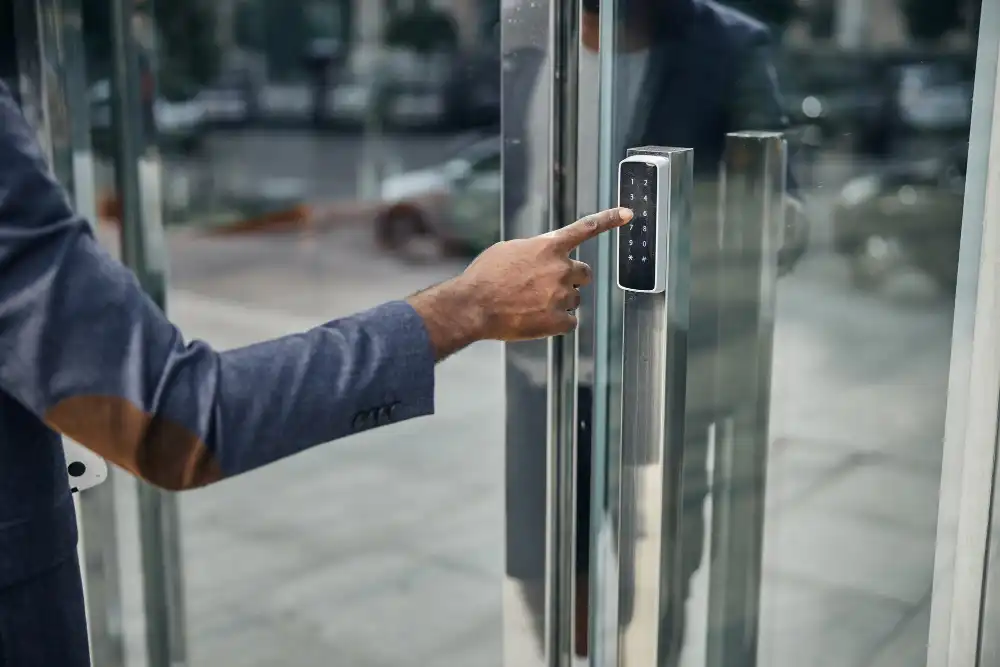 Conoce nuestra gama de servicios en sistemas electrónicos de seguridad.